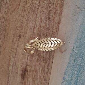 Gold tone Corn cob style vintage brooch pin